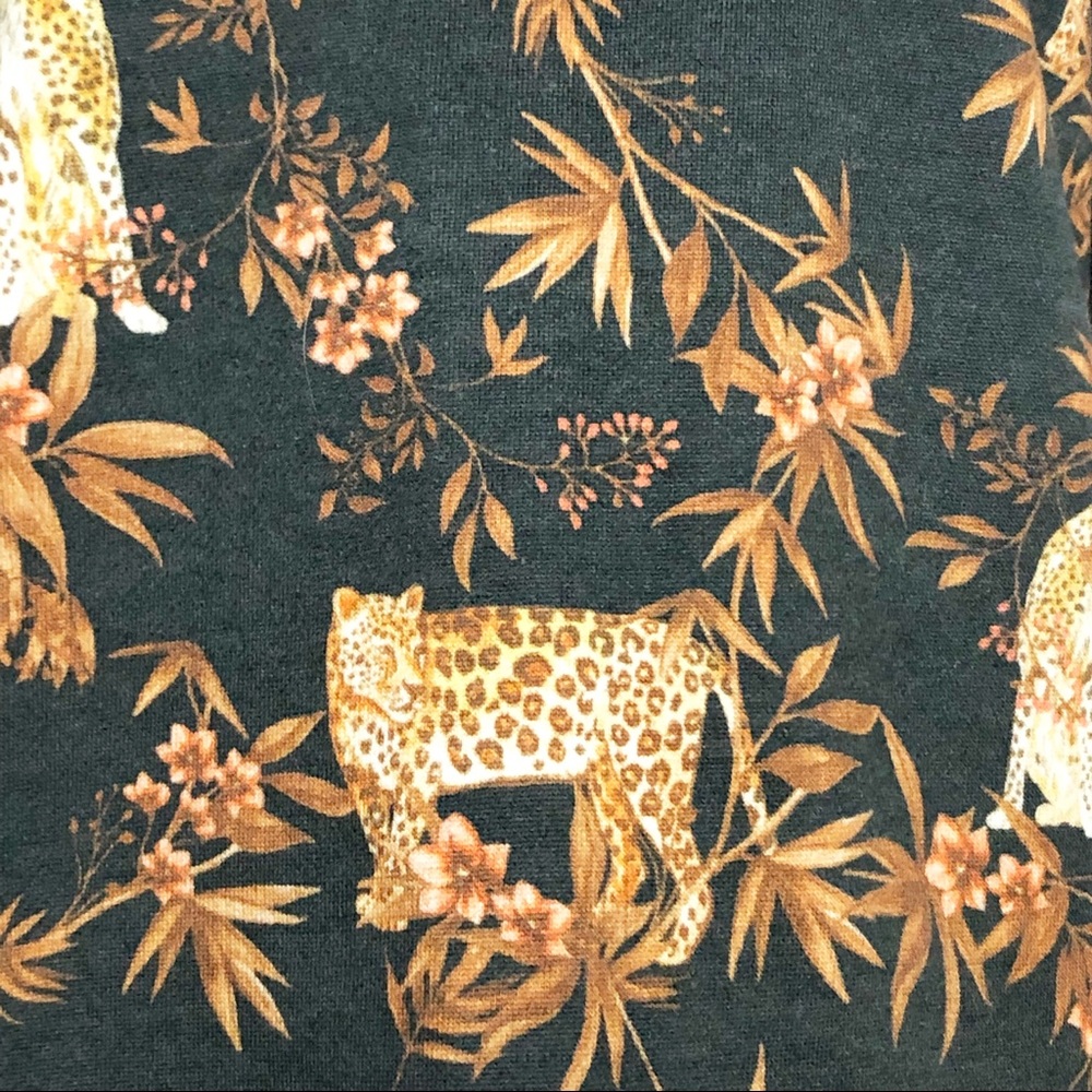 NWOT GENERATION LOVE Leopard Floral Animal Graphic Novelty Print Sweater Small - Picture 6 of 12